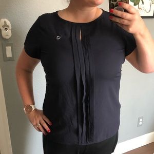 NWOT Chase employee attire short sleeve navy top!